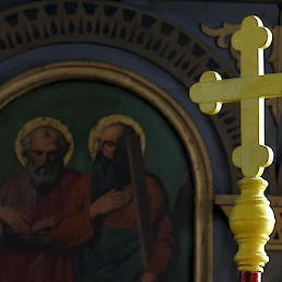 Iz notranjosti cerkve v Miličih, v kateri je značilni ikonostas. Foto: Tomi Lombar