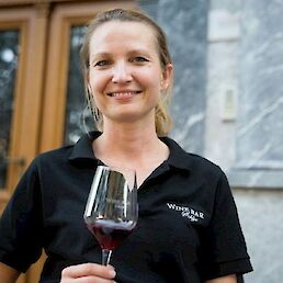 Doktorica vinogradništva Katja Šuklje tako kot Guillaume predava na Univerzi v Novi Gorici.
