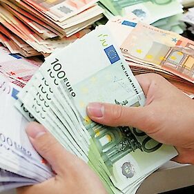 Šef loterije se poslavlja s položaja z zelo ''majhno'' odpravnino v višini 200.000 EUR!