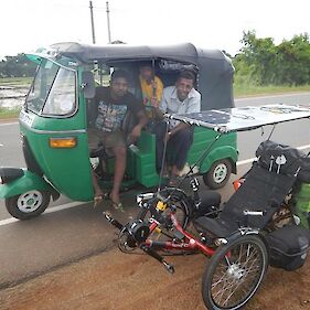 Z ležečim solarnim kolesom po Šrilanki