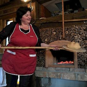 Kuharska delavnica v Hiši dobrega kruha v Rosalnicah pri Mojci Kramarič - ODPADE!