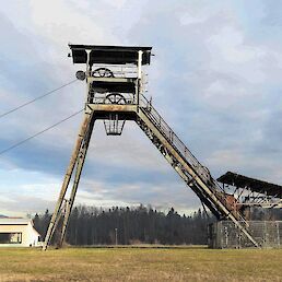 Na rudnik premoga v Kanižarici danes spominjata le še izvozni stolp in muzejska zbirka.