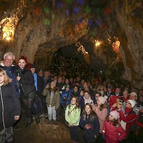 9. pohod z Božičnim koncertom v kraški jami Grdanji skedenj
