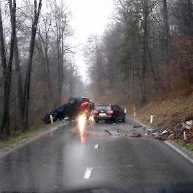 Prometna nesreča pri Rožnem Dolu