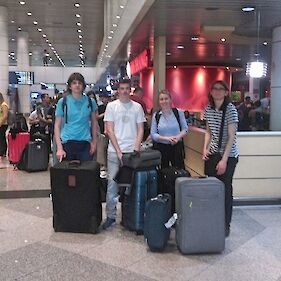 Srednješolska ekipa srečno prispela v Kuala Lumpur