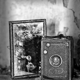 Vinkov prvi fotoaparat je bil formata 4,5 x 6 cm (to je dejansko ta, prvi Vinkov fotoaparat)