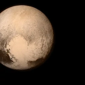 Zgrešila Mars, pristala na Plutonu