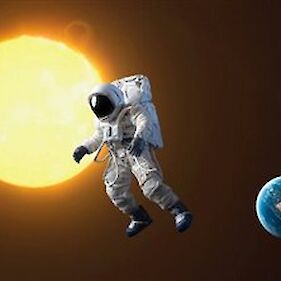 PIŠE SE ZGODOVINA! Bio astronavt Podgoršek se javlja z vesolja: ''Stojim na soncu! Kje ste babe?!''