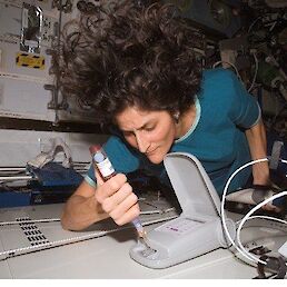 Sunita Williams na Mednarodni vesoljski postaji. Foto: Nasa