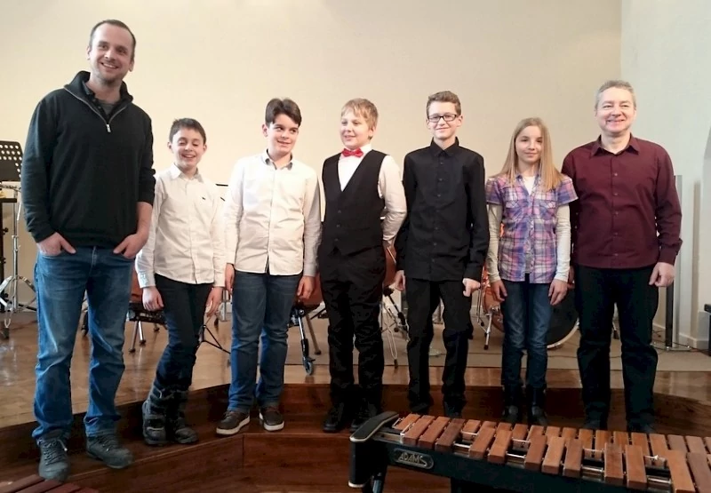 Nicolas, Jean, Luka, Jaka, Jernej, Sara in Andrej (z leve)
