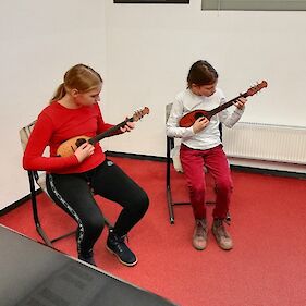 Aleksandra in Zala uspešni na tekmovanju mladih glasbenikov