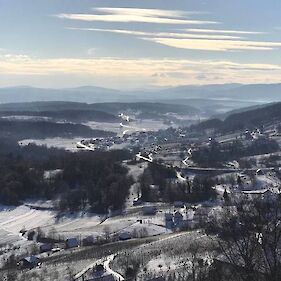 Jutri bo pretežno oblačno, v vzhodni, južni in osrednji Sloveniji bo rahlo snežilo, najvišje dnevne temperature bodo od -1 do 3 °C