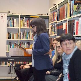 Na svetovni dan poezije recitirali v knjižnici v Metliki