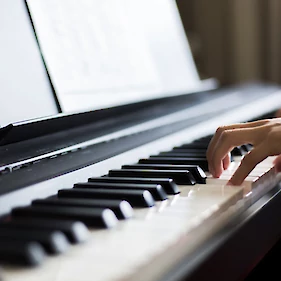Božični online nastop pianistov iz razreda Urške Ristić