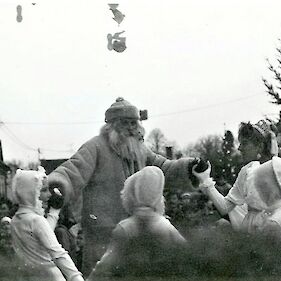 Dedek Mraz v Metliki leta 1985