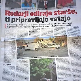 Problem parkirišč pred vrtcem v Loki tudi v Slovenskih novicah