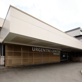 Nenujni programi v novomeški bolnišnici ostajajo zaprti