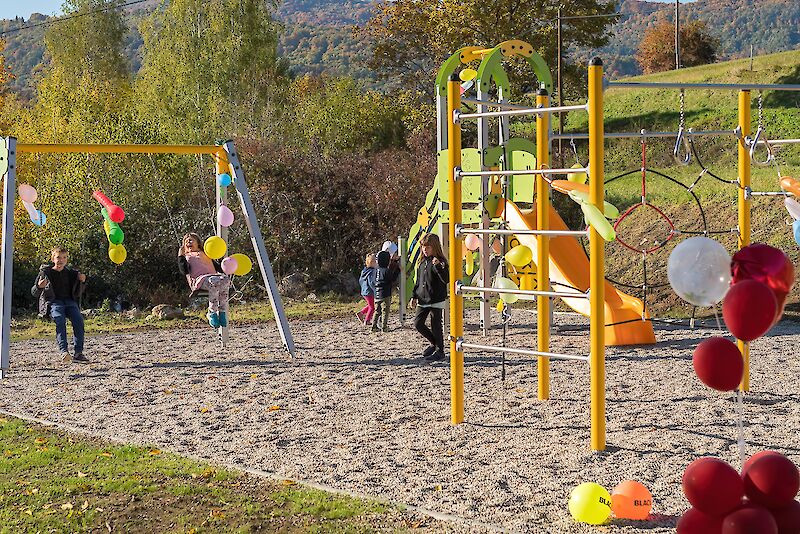 V okviru participativnega proračuna so v semiški občini uredili tudi otroško igrišče na Gradniku. Foto: Uroš Novina