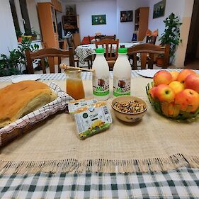 Slovenski zajtrk tudi v Bivalni enoti VDC-ja