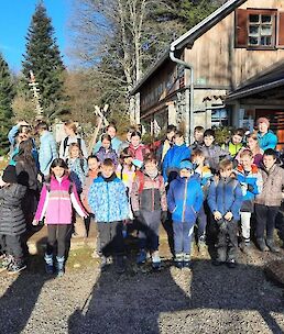 Januarski pohod mladih planincev PD Črnomelj na Mirno goro