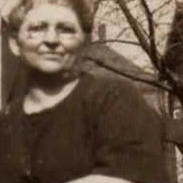 Marija Rom, stara mama Dorothy Krasovec; https://www.findagrave.com/