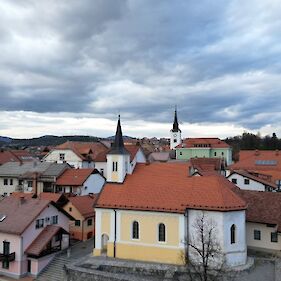 Jutri bo povečini sončno, v notranjosti Slovenije občasno zmerno oblačno