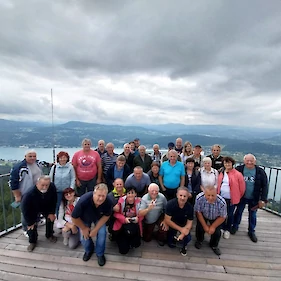 Člani Društva lastnikov gozdov ob Kolpi in Lahinji na avstrijskem Koroškem