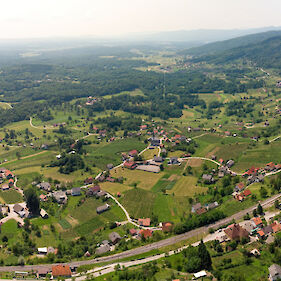 Brez prebivalcev šest naselij v Beli krajini, eno izstopa v slovenskem merilu