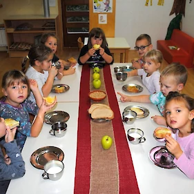 Tradicionalni slovenski zajtrk v belokranjskih šolah
