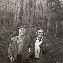 Na fotografiji sta Lojze in Vida Sluga Zupanc, njegova druga žena. Fotografijo hrani družina Sluga.