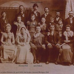 Mimogrede: John Vidosch s prejšnje fotografije se je 28. 4. 1893 v Red Jacketu poročil z mojo daljno sorodnico Thereso Fink …